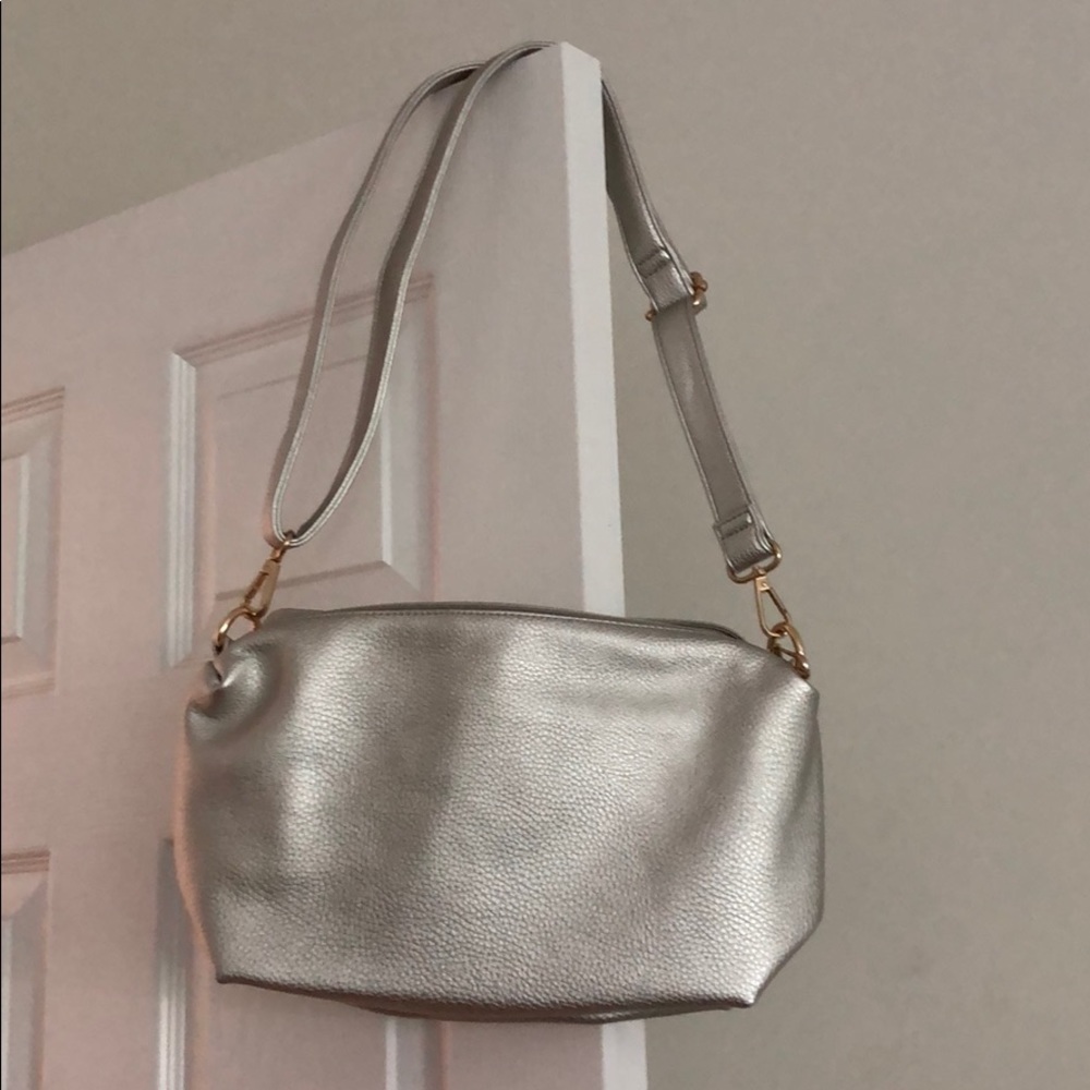 Silver shoulder/crossbody bag